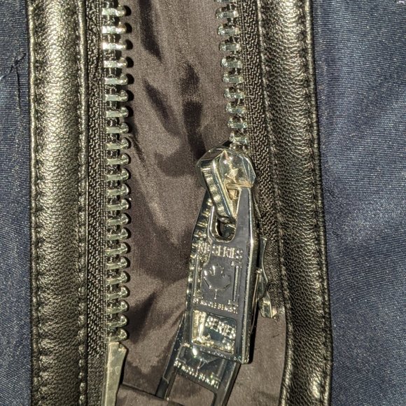 NICOLE BENISTI SOLDEN QUILTED DOWN COAT IN NAVY WITH BLUE FUR - Picture 5 of 7